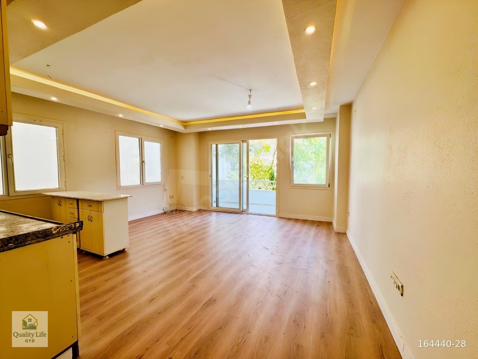 DATÇANIN MERKEZİNDE DENİZE 50 METRE SATILIK 2+1 DAİRE