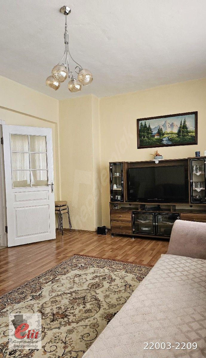 Bağlar Caddesinde Mobilyalı Kombili 2+1 Kombili Kiralık Daire