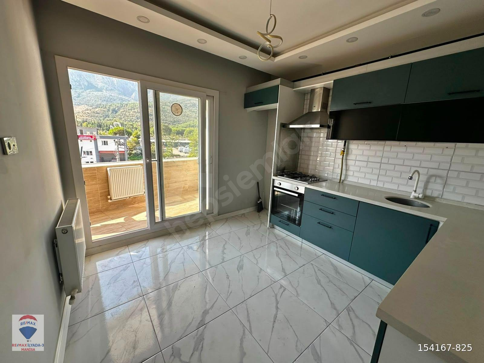 NURLUPINAR CADDE ÜSTÜNDE TADİLATLI MANZARALI SATILIK 2+1 DAİRE