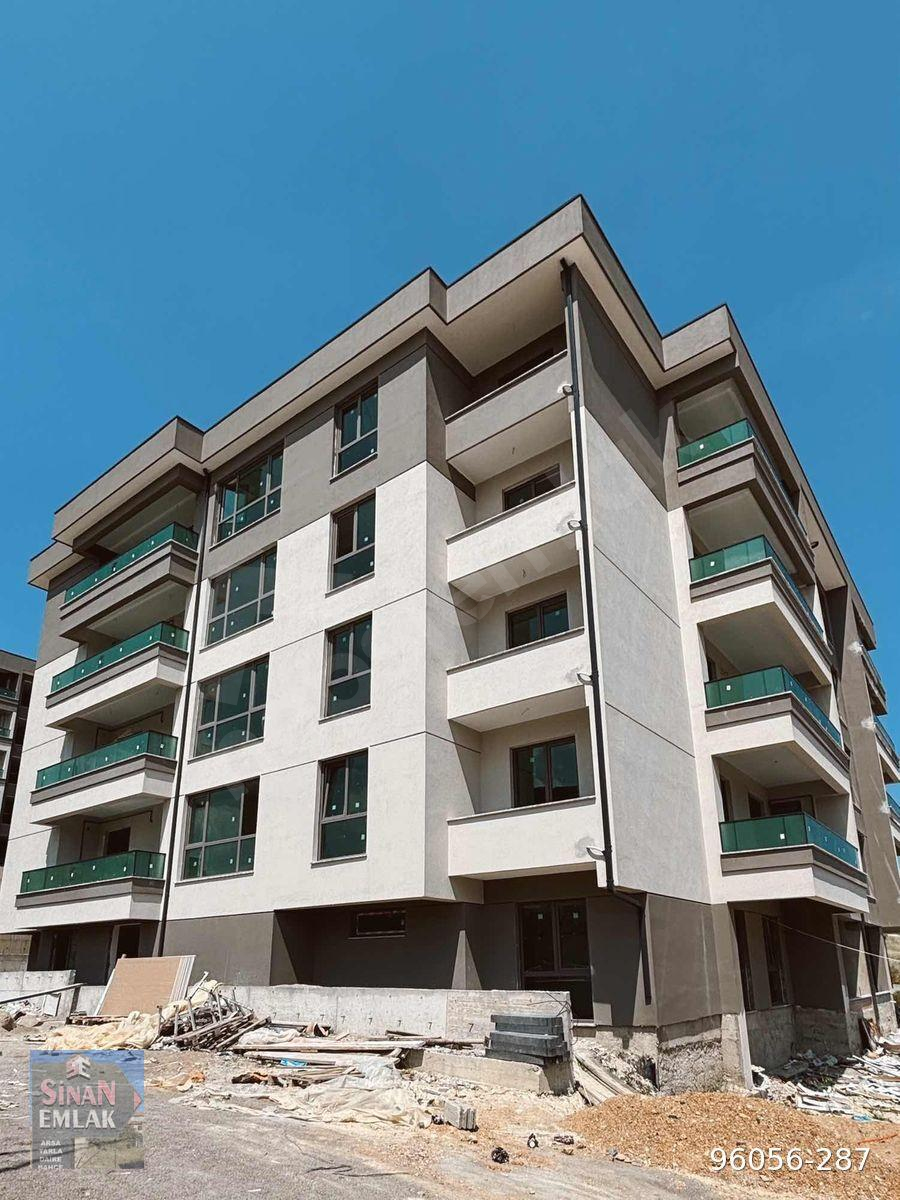 AKHİSAR KARALAR YOLUNDA HAVUZLU SİTEDE SATILIK 3+1 LÜKS DAİRE