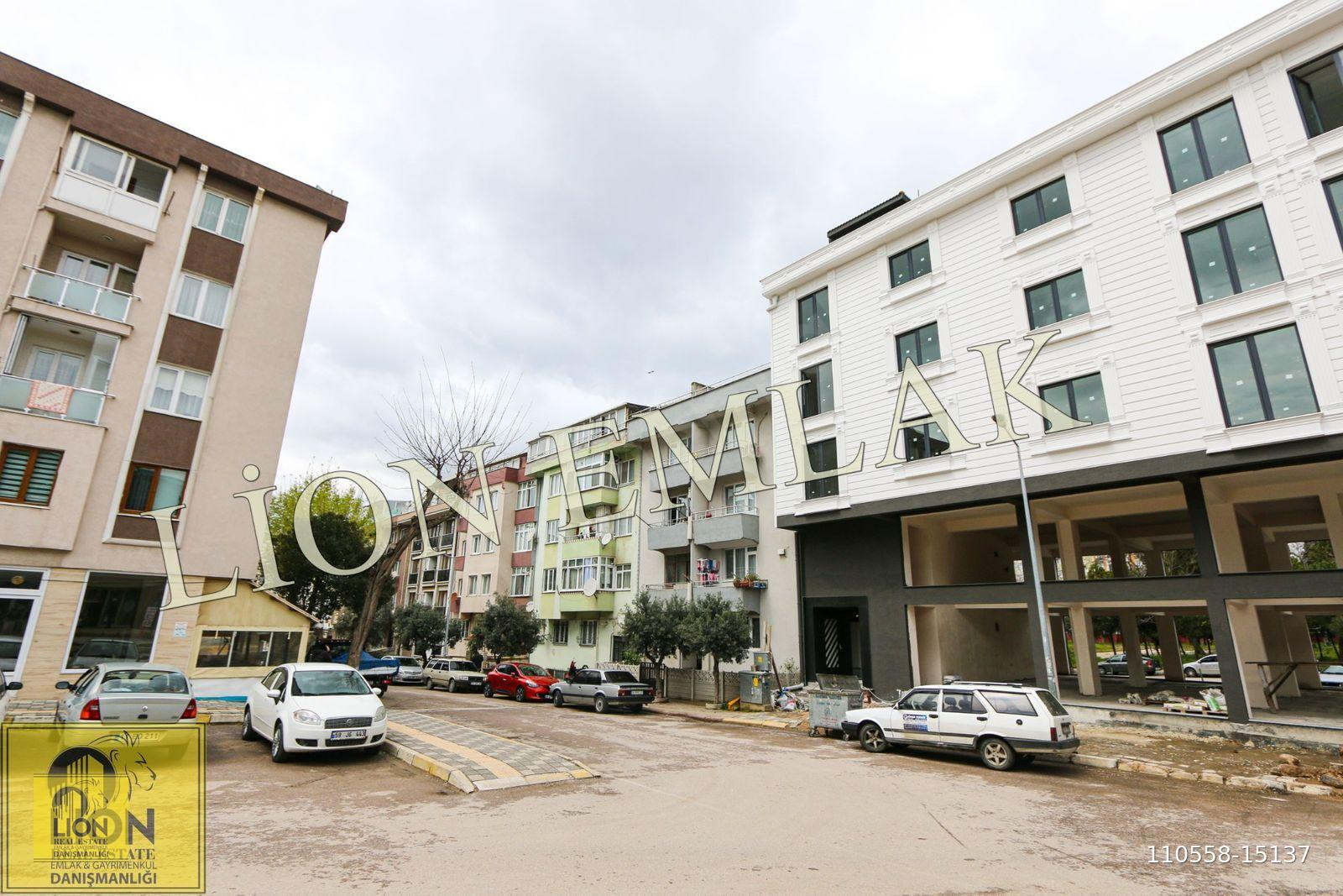 LION EMLAK'TAN 17 EYLÜL'DE KAPALI PAZARIN DİBİNDE SATILIK 5+1 DAİRE