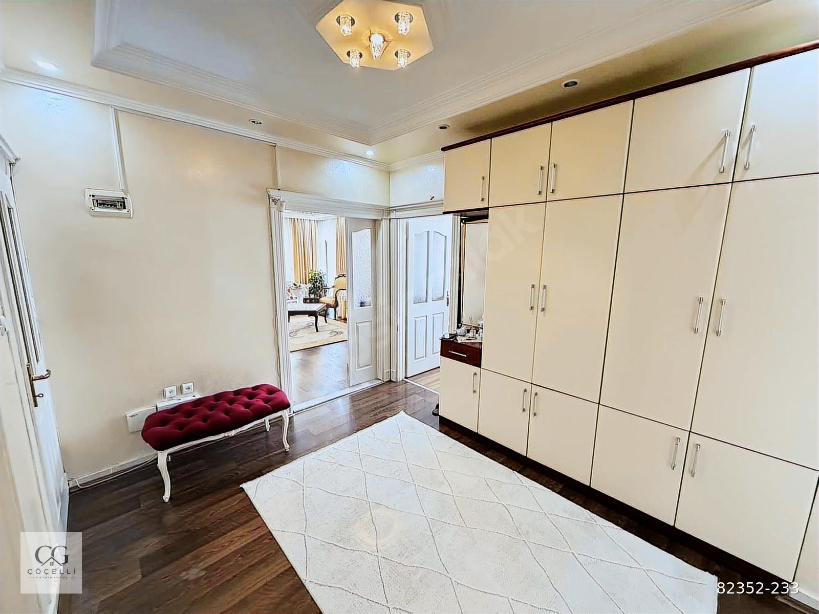 ÇÖÇELLİ GAYRİMENKUL'DEN ATATÜRK'DE ARA KAT GARAJLI SATILIK DAİRE