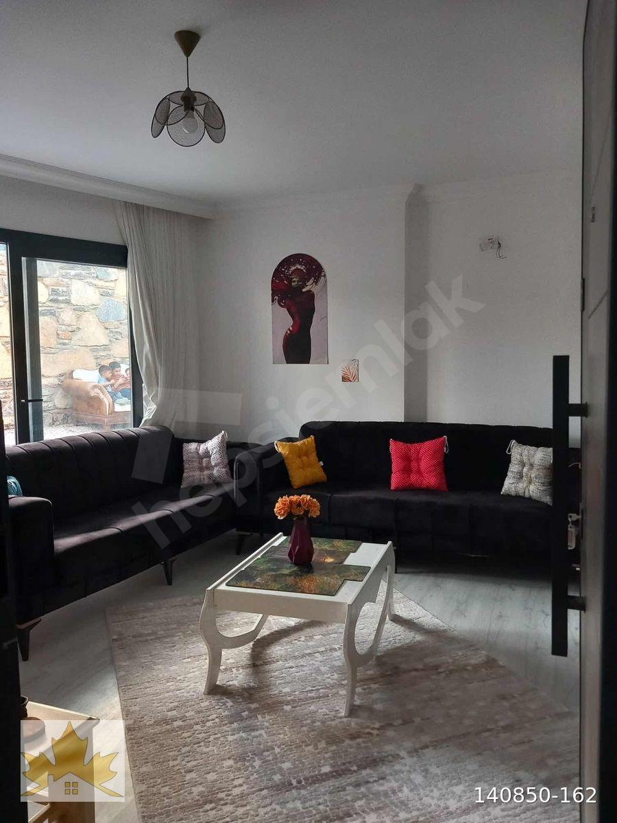 ÇINAR EMLAKTAN MUMCULARDA 1+1 ZEMİN KAT EŞYALI MERKEZDE DAİRE