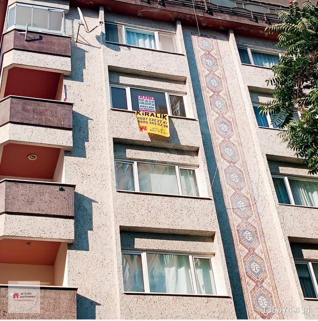 Ahmet Tarık Sokakta 3+1 Geniş Kiralık Daire!