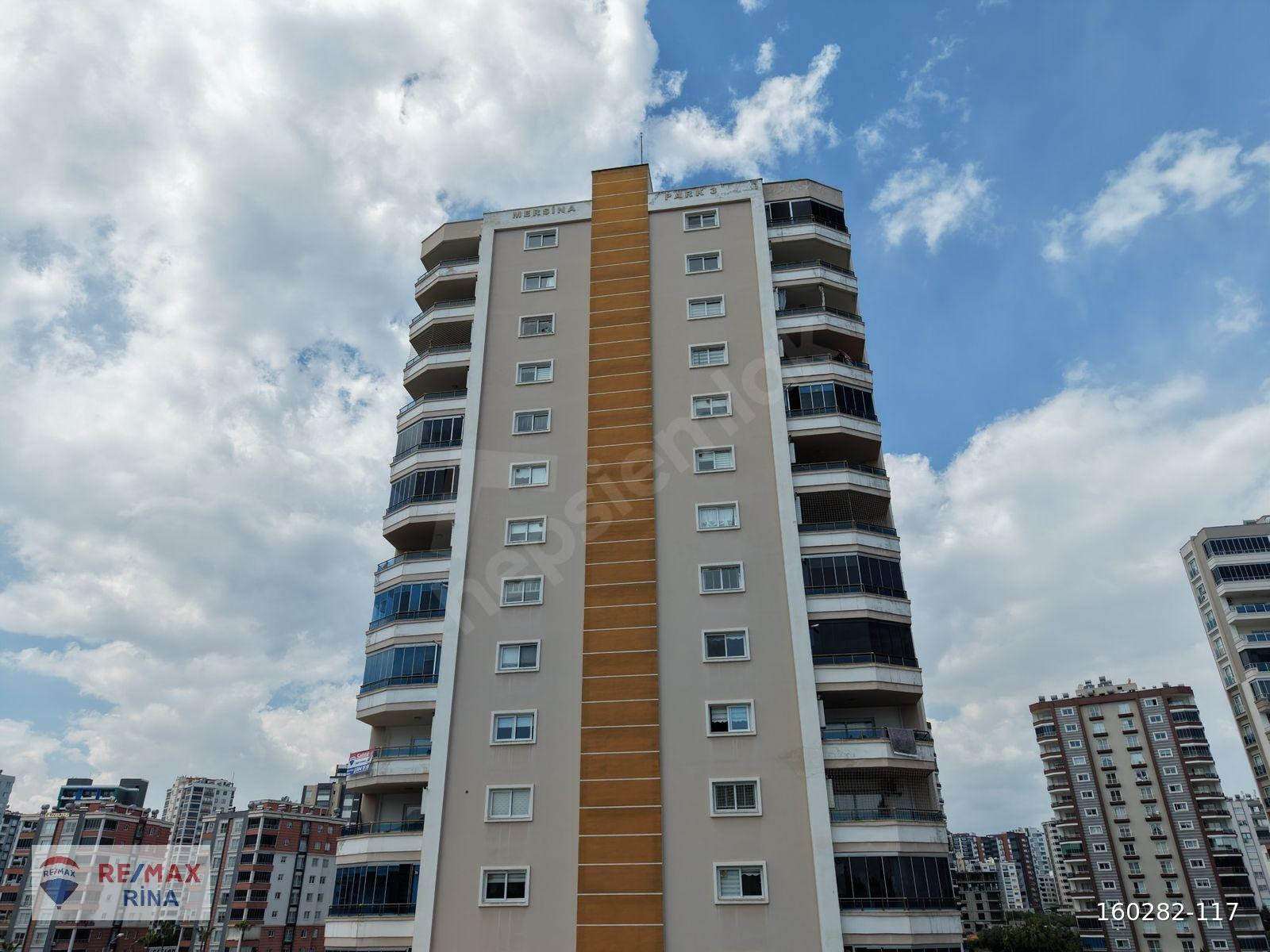 REMAX RİNA'DAN YAŞAR DOĞU CAD. ÜZERİ ULTRA GENİŞ 4+1 DAİRE