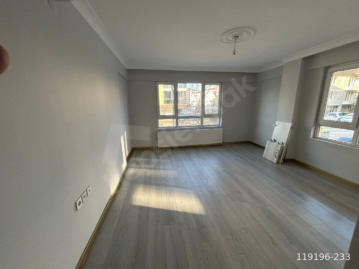 Beşikkaya Mahallesi'nde satılık 3+1 yüksek giriş daire