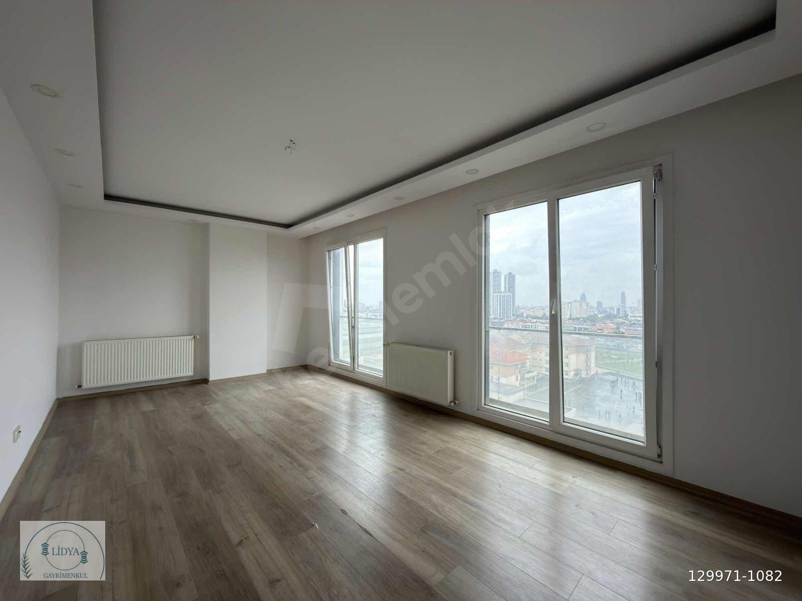 KAYIŞDAĞI MH. BUTİK SİTEDE 7/24 GÜVENLİKLİ OTOPARKLI 9.KAT 2+1