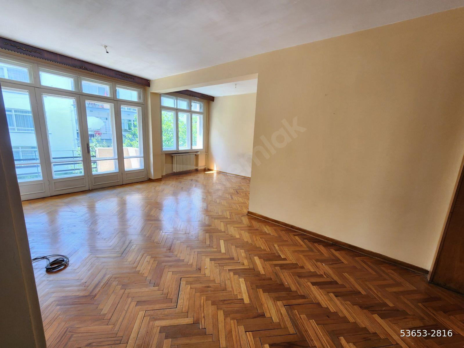 MENEVİŞ SOK 2+1 115M2 2.KAT ARKA CEPHE FUUL BAKIMLI YAPILI BALKONLU OTOPARKLI TBMM TUNALI HİLM.YANI