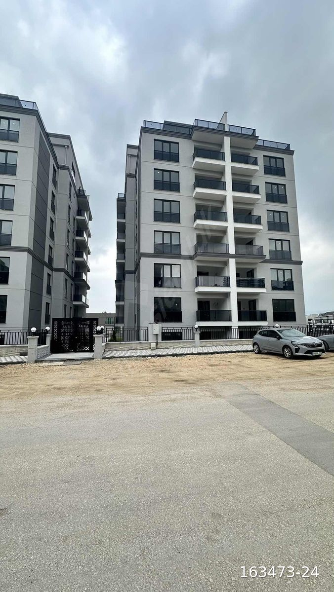 TUGAY GENCE GAYRİMENKULDEN SATILIK SIFIR ARA KAT LÜKS DAİRE