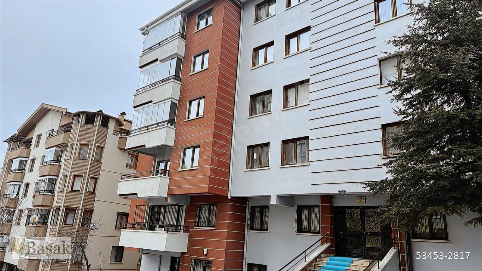 ÖVEÇLER VE SOKULLU YAKINI 3+1+2 BANYOLU ÖN CEPHE ASANSÖRLÜ