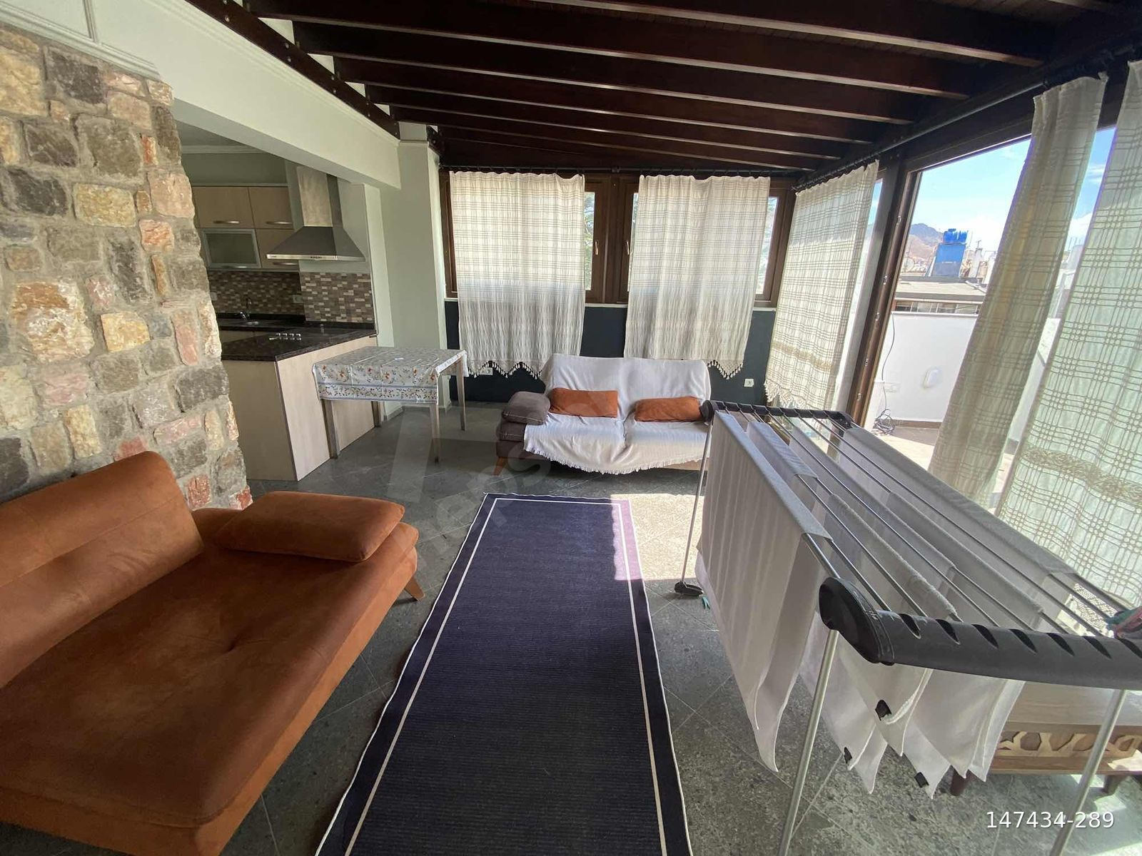 TURGUTREİS ÇARŞI İÇİ,MANDALİNCİ OTEL ÖNÜ EŞYALI DAİRE.