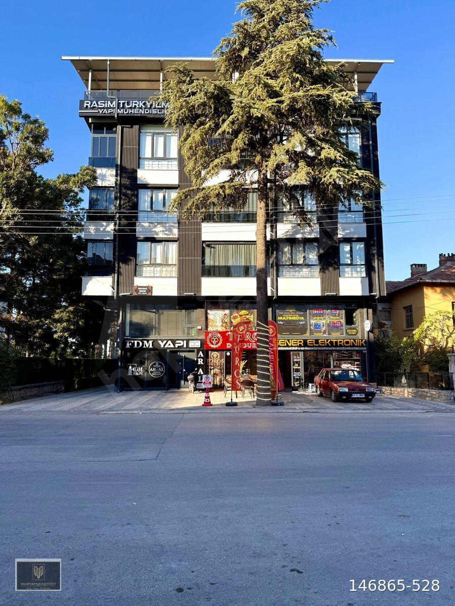 ÇÖMLEKÇİ MAHALLESİNDE SATILIK LÜKS 2+1 DAİRE