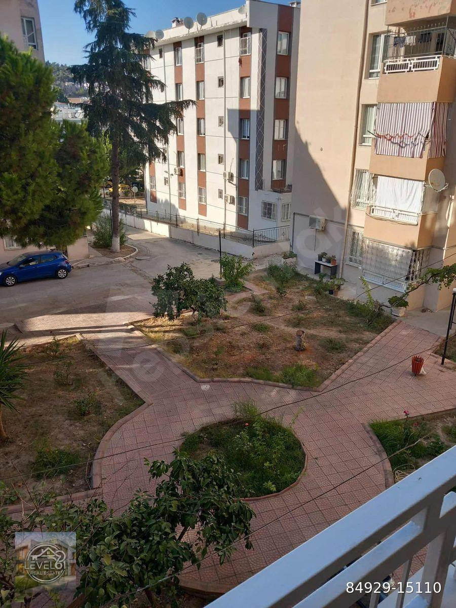 KUŞADASI MERKEZDE KADINLAR DENİZİNE ÇOK YAKIN 2+1 FIRSAT DAİRE