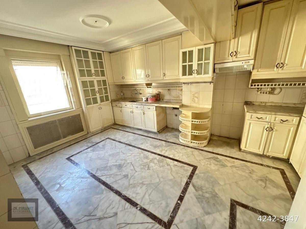 ATATÜRK CADDESİ ÜZERİNDE KİRALIK 3+1 180 m2 TEMİZ DAİRE !!! HER KAT TEK DAİREDİR
