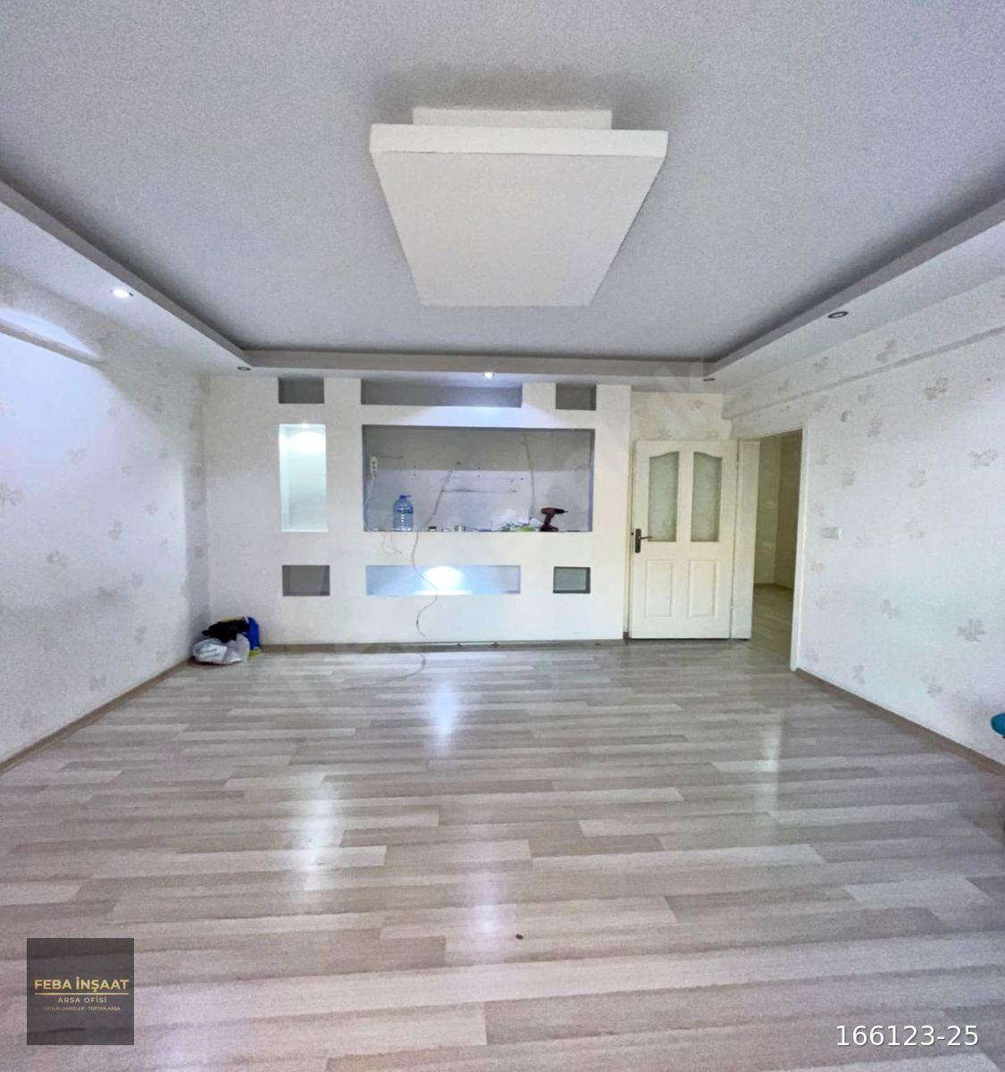 KİRALIK BALKONLU DAİRE AVCILAR FİRUZKÖYDE İETT MİNİBÜS DİBİNDE