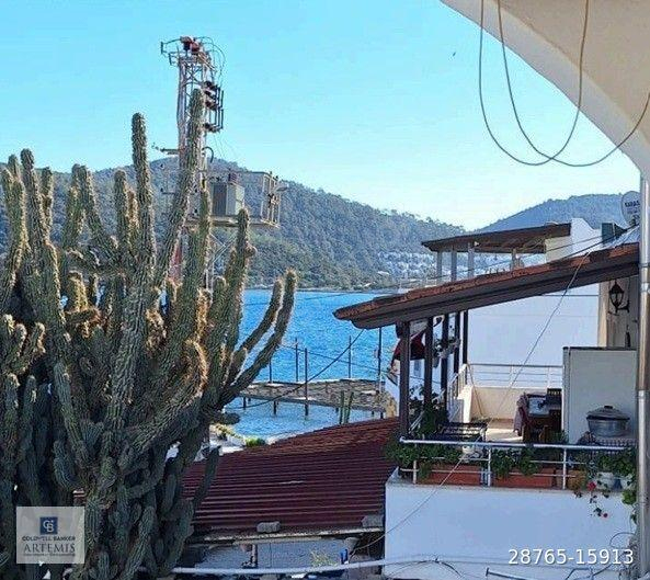 Türkbükü Merkezde Denize 50 Metre | Üst Kat ve Bahçe Katı 3+1 Kiralık