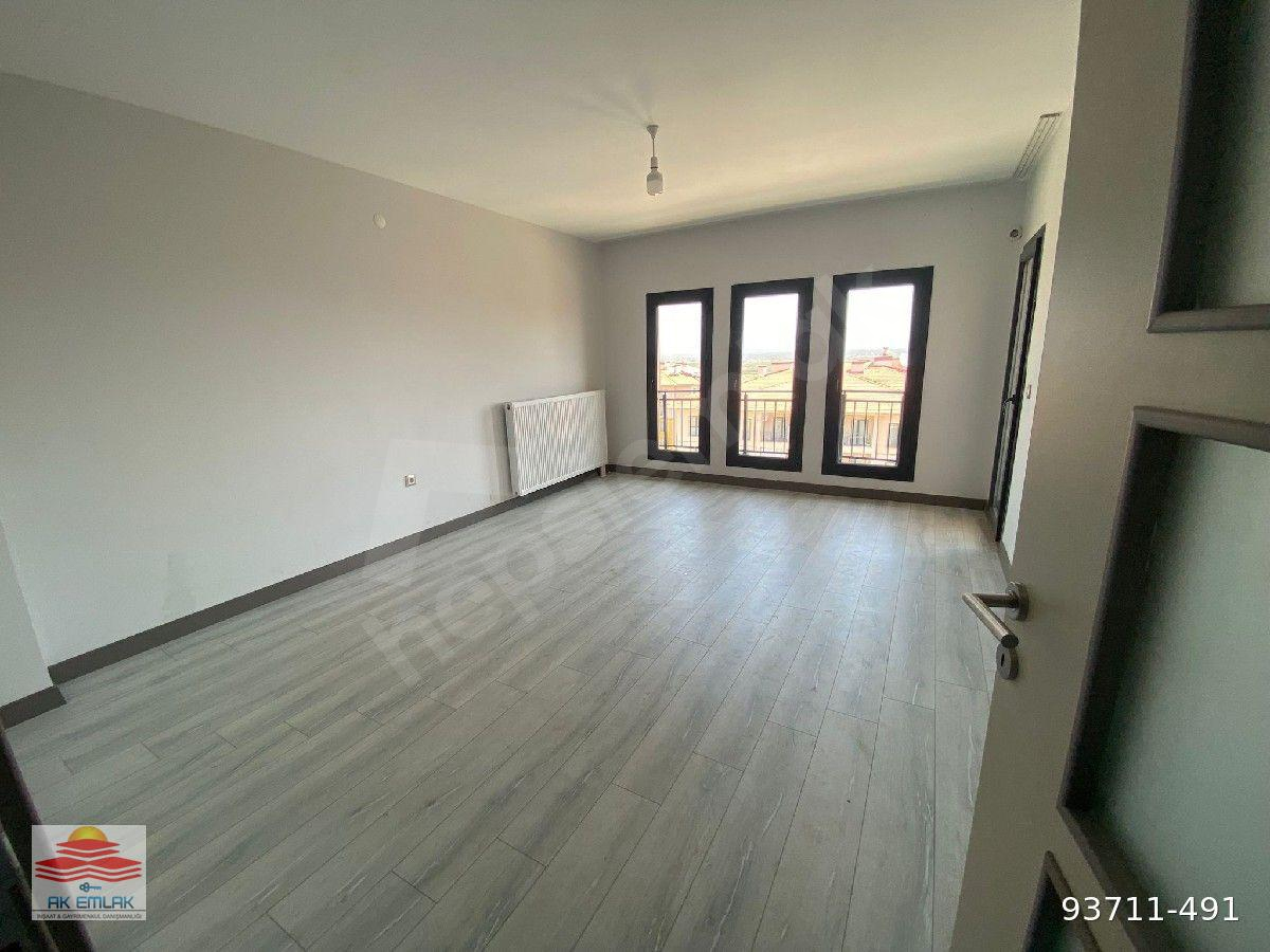 Hassa TOKİ'lerde 3+1 elektrik su doğalgaz sineklik vestiyer tamamen yapılmış kiralık daire