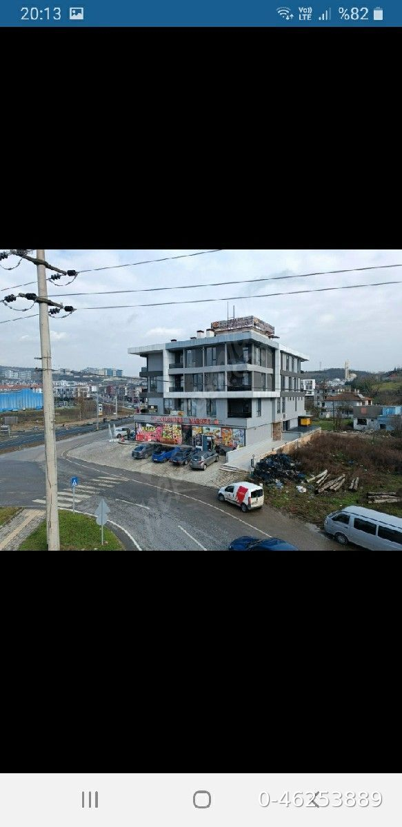 Düzce Konuralp Ünv. yolu girişinde, ışıklarda kiralık 1+1 daire.