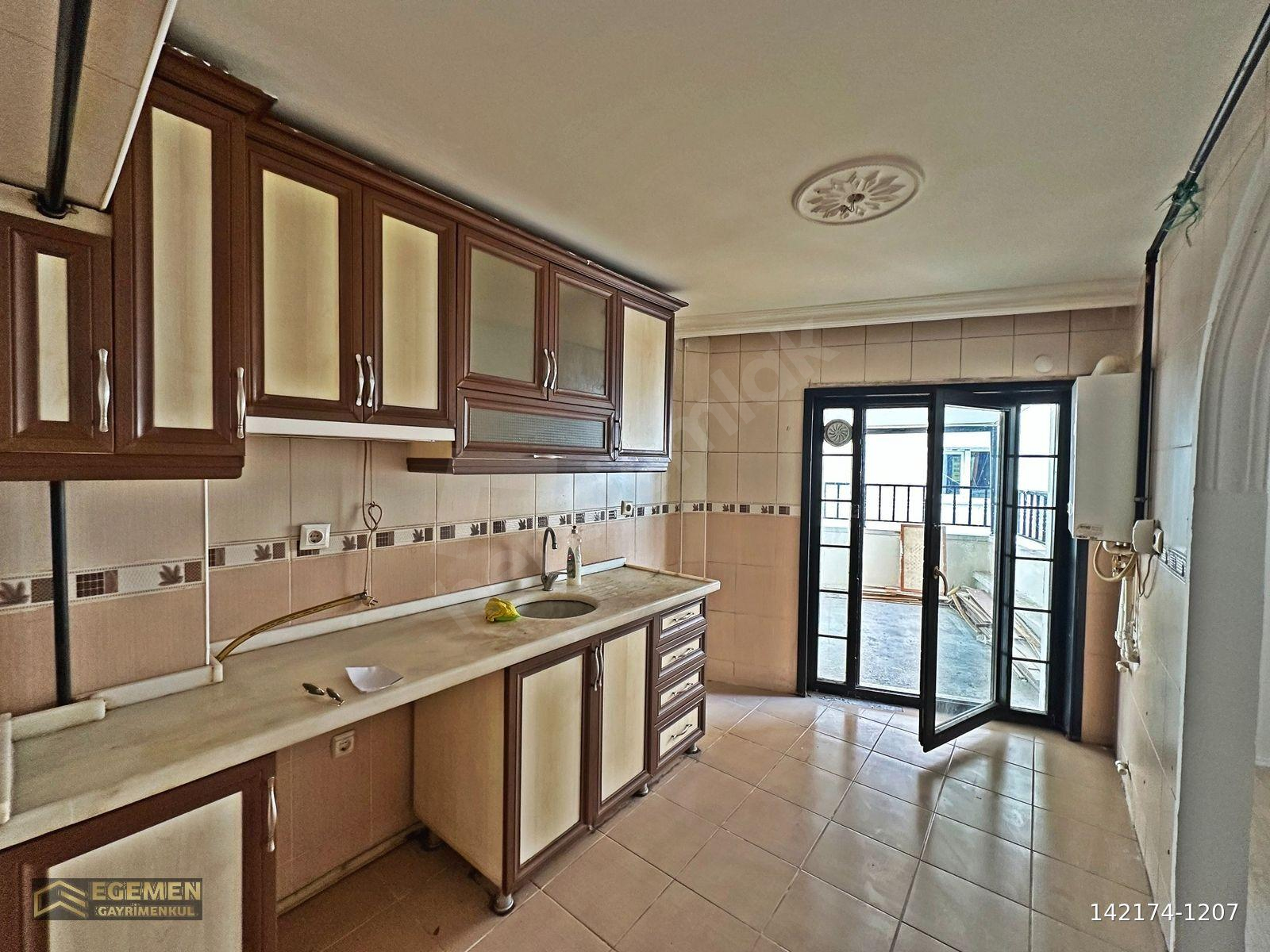 EGEMEN│YENİMAHALLE KARŞIYAKA GÖBEKTE UYGUN RAKAMDA KİRALIK DAİRE