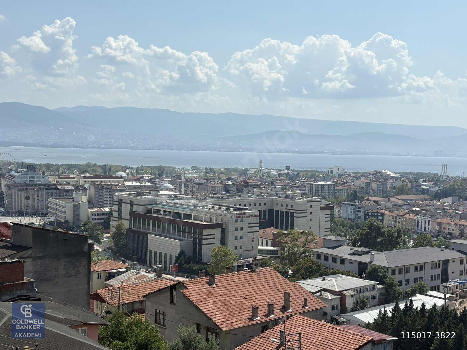 İzmit Erenler Panoramik Deniz Manzaralı Satılık 2+1