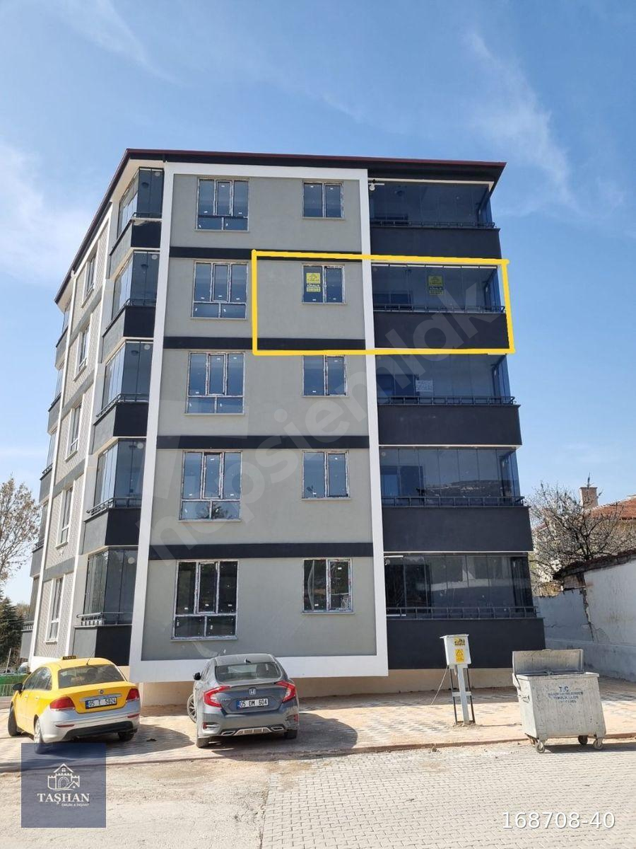 TAŞHAN EMLAK'TAN MERZİFON JANDARMA KARŞISINDA SATILIK 2+0 DAİRE