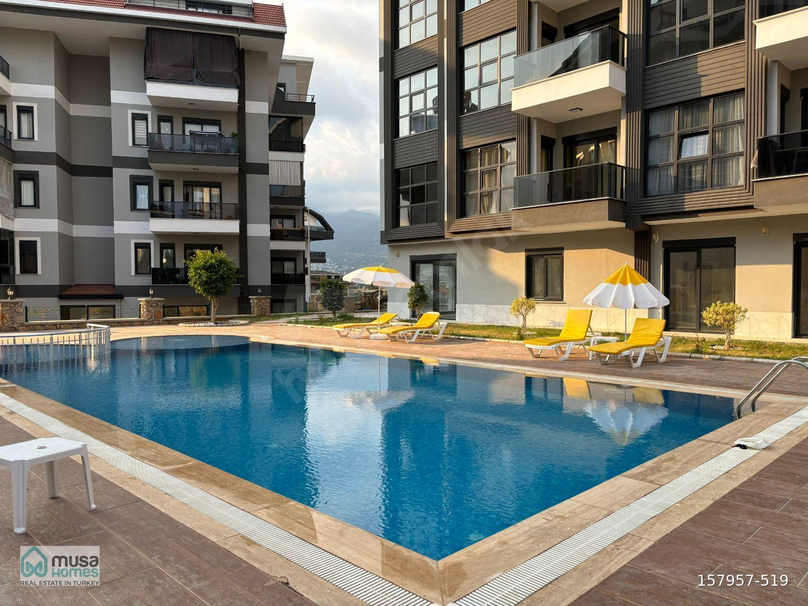 Alanya Oba'da Satılık 1+1 Havuzlu Sitede Eşyalı Daire