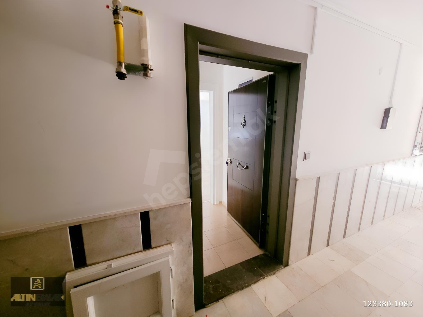 ALTIN EMLAKTAN AYVALIK 150 EVLERDE MASRAFSIZ 2+1 DAİRE
