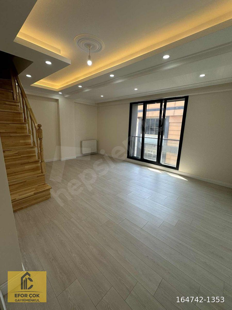 EFOR ÇOKTAN BAĞCILAR DA KÖŞE BAŞI ÖNÜ AÇIK FERAH DUBLEX DAİRE