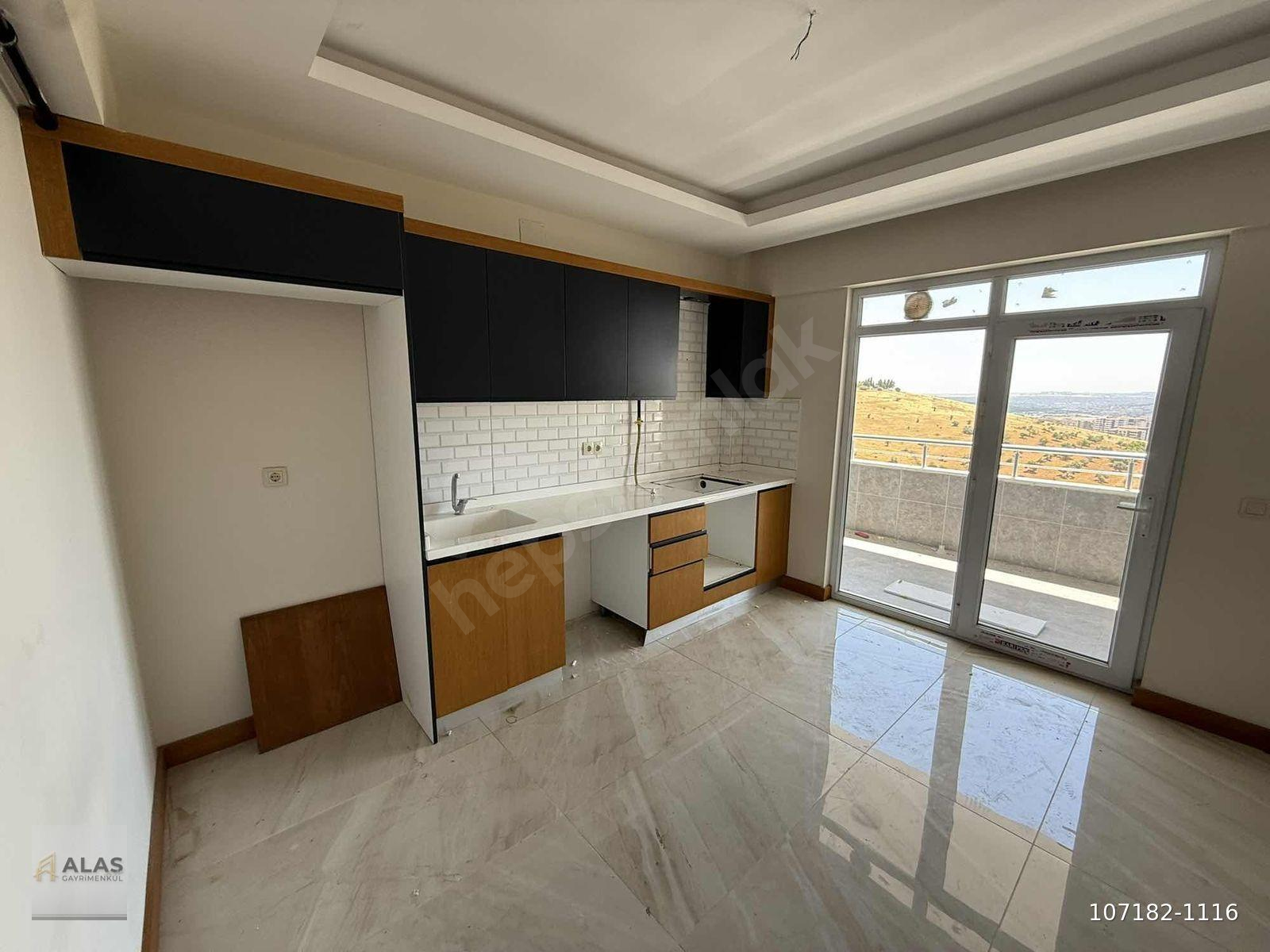 ALAS'TAN PRESTIGE SİTESİNDE MODERN BAKIMLI 2+1 SATILIK DAİRE