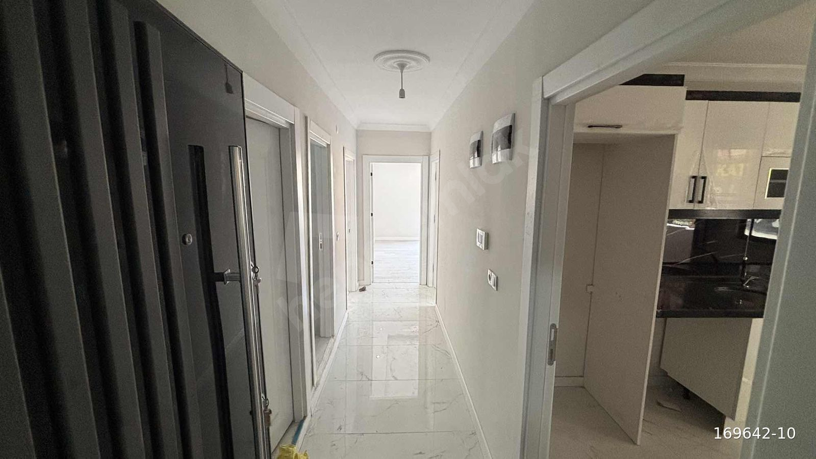 YATIRIMLIK VE OTURUMLUK! EMEK MAHALLESİ'NDE 2+1 DAİRE