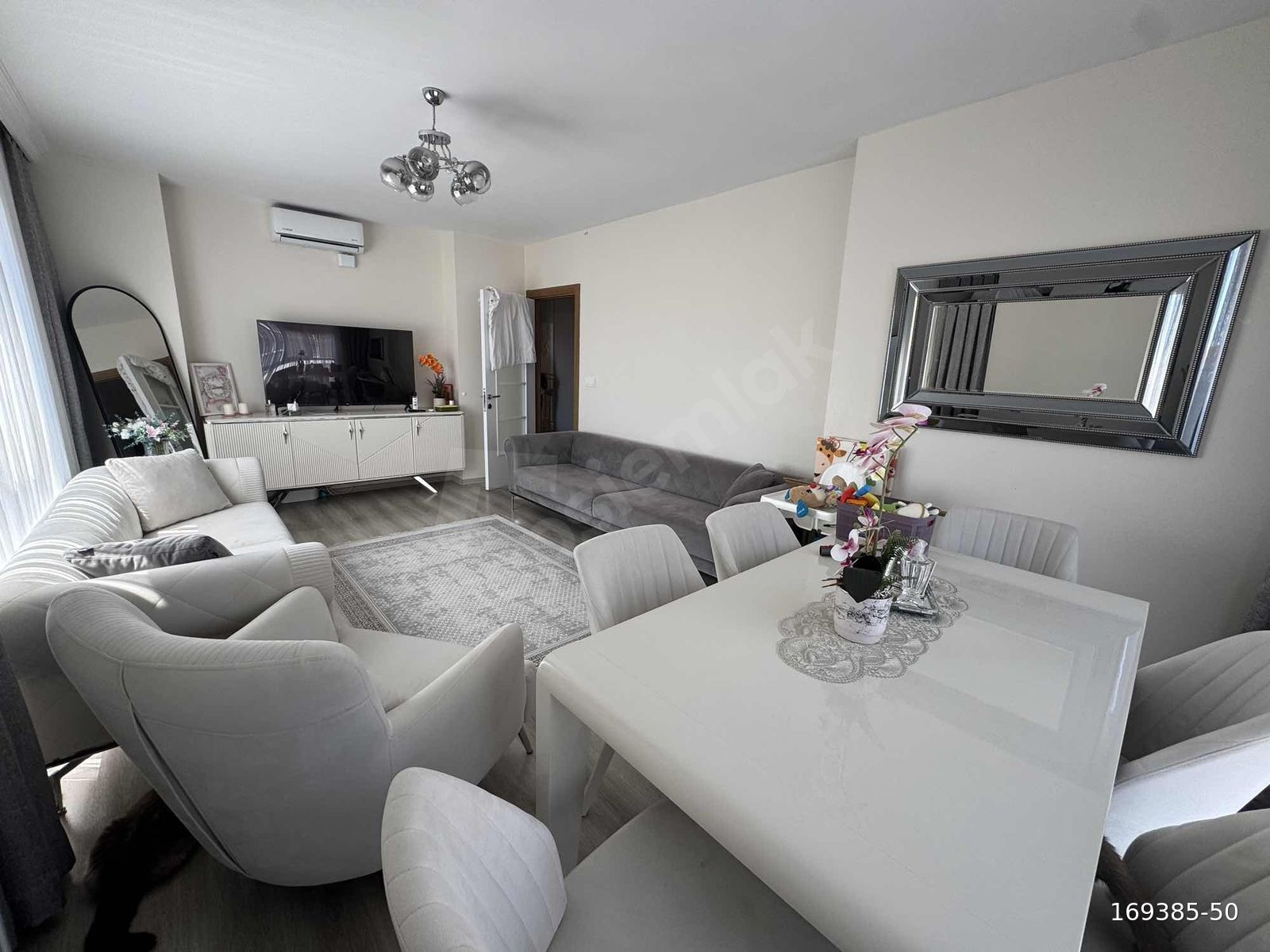 YENİMESKENDEN VENARA SİTESİNDE SATILIK DAİRE