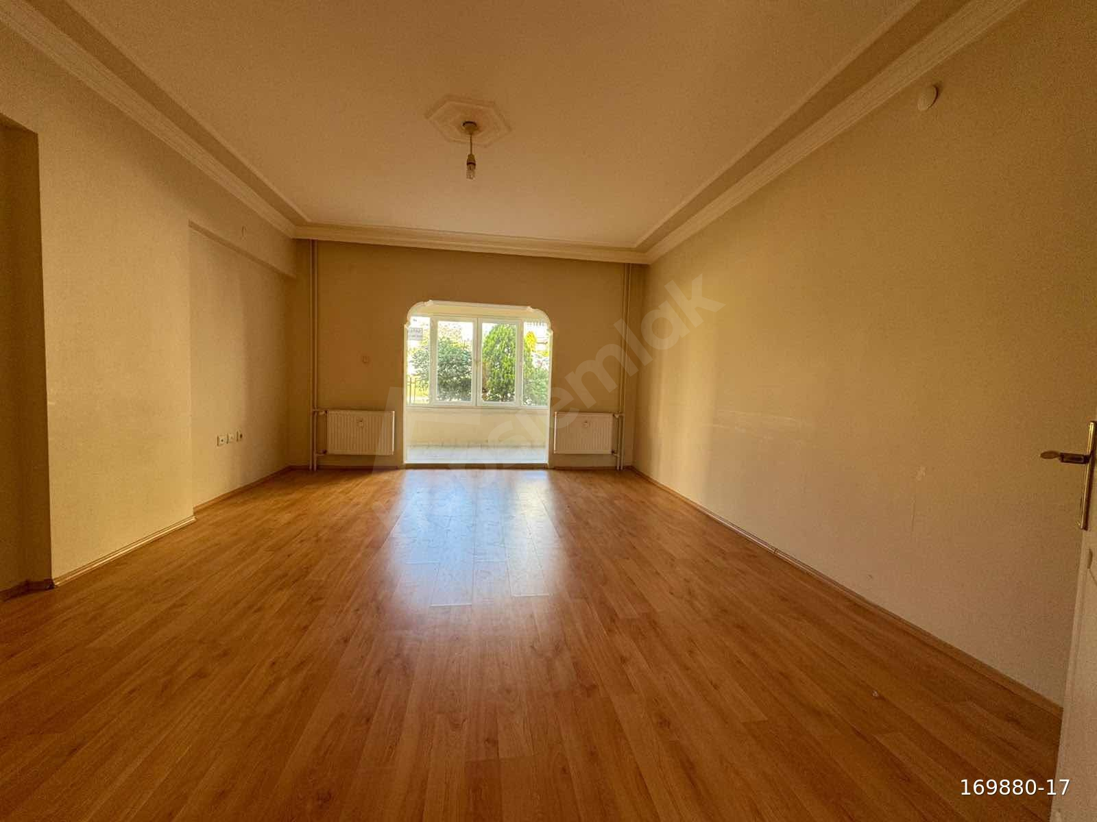 SULTANDERE MH CUMARTESİ KAPALI PAZARA YAKIN UYGUN 135M2 3+1