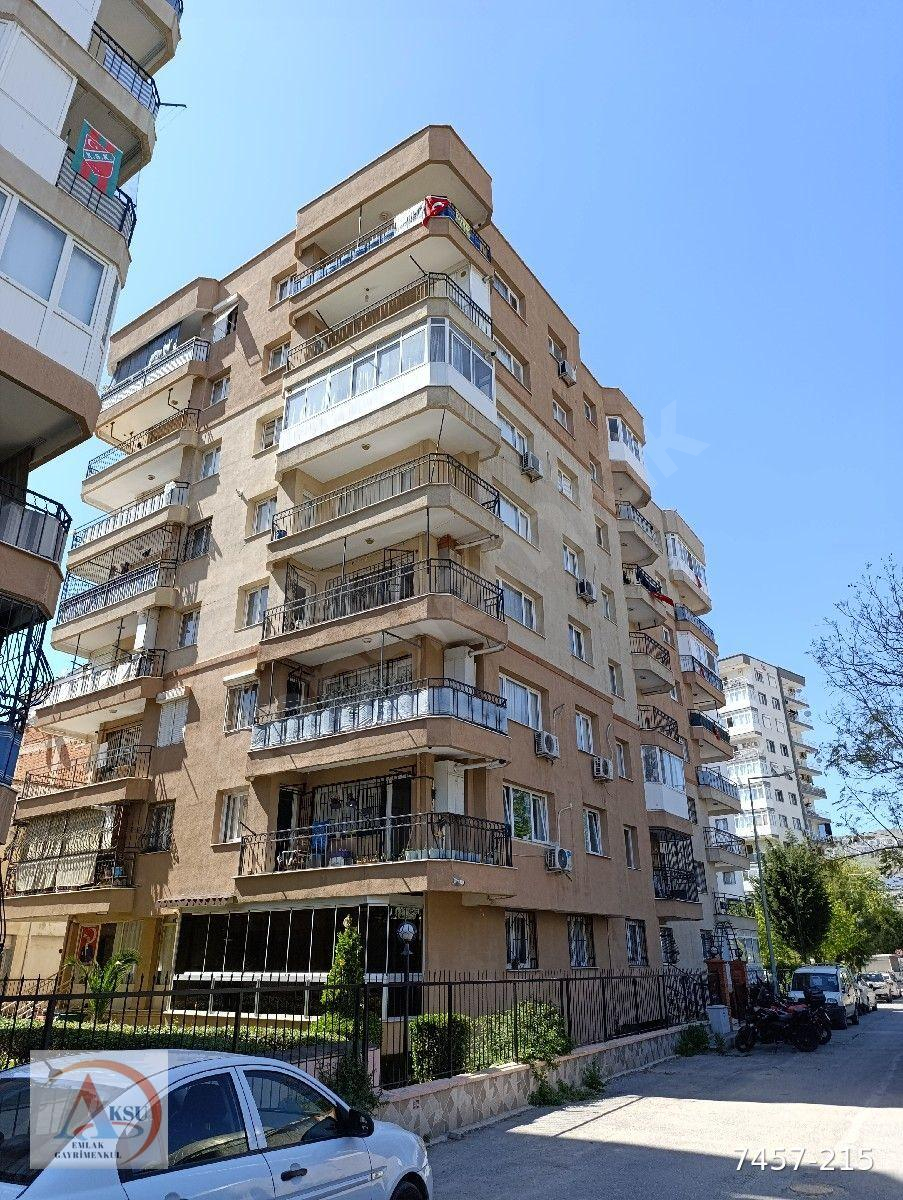 Manavkuyu Fatih Camisi Yakınında 3+1 125 M2 Doğal Gazlı Satılık Son kat Daire