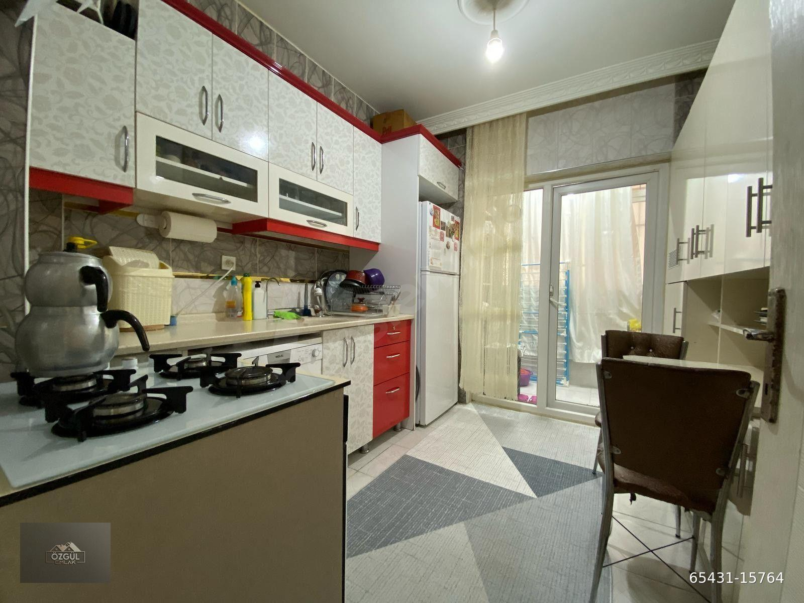 ÖZGÜL EMLAK'tan MERKEZİ KONUMDA YAPILI GÜNEY CEPHE UYGUN 3+1 DAİRE