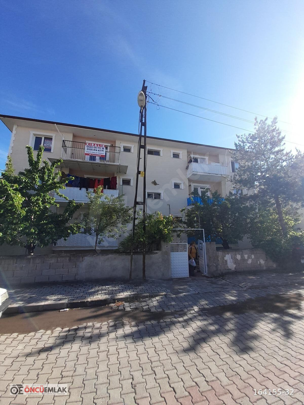 ÖNCÜ EMLAK'TAN YUNUS EMRE MAH KİRALIK 3+1 DAİRE