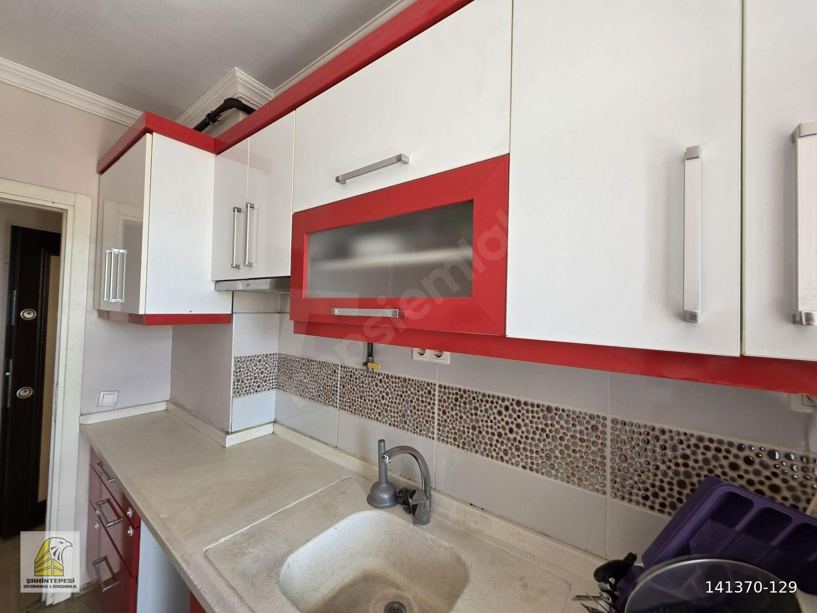 ŞİRİNTEPE ÖRME SOKAK'TA BAKIMLI SATILIK 2+0 SATILIK DAİRE