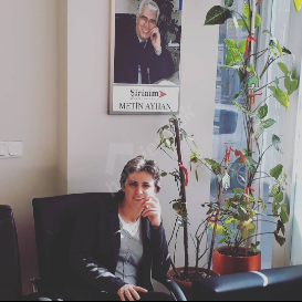 Güllü Kuşaksız