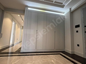 ATAKUMDA ULAŞIMA SAHİLE YAKIN LÜKS GİYİNME ODALI 4+1 DAİRE