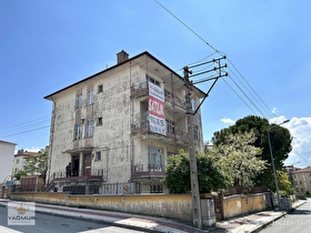YAĞMUR GAYRİMENKULDEN KOMPLE SATILIK 4 DAİRELİ BİNA |