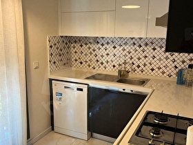 Karşıyaka Bahriye Üçokta Asansörlü 3+1 Kapalı Mutfak Daire