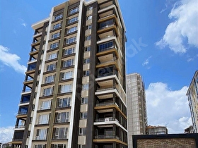 VUSLAT EMLAKTAN NİĞDENİN EN İYİ LOKASYONUNDA SATILIK LÜKS 3+1