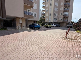 GÜZELOBA MAH.KAPALI PAZAR YAKINI SİTE İÇERİSİNDE GENİŞ 2+1 DAİRE