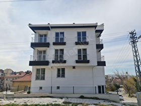 ARISOY EMLAKTAN 350 EVLER MAHALLESİNDE SATILIK ARA KAT 1+1 DAİRE