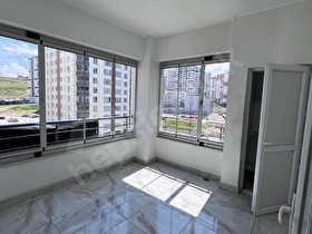 Papatya caddesi üzerinde, 175 M2 SATILIK DAİRE