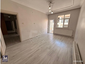 CUMARTESİ PAZARI YANI 2+1 BAKIMLI SATILIK FIRSAT DAİRE.