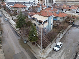 ARSLANTAŞ GAYRİMENKULden PİRİREİS MAH. KÖŞE BAŞINDA 281m² ARSA ALANLI SATILIK MÜSTAKİL BİNA..