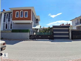 KARAASLAN MAHALLESİN DE ACİL SATILIK 7+1 VİLLA