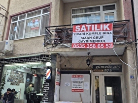 İZMİT MERKEZDE YÜRÜYÜŞ YOLU ÜZERİNDE SATILIK KOMPLE 3 KATLI TİCARİ BİNA .