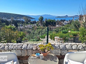 Bodrum Bitez de Deniz Manzaralı Satılık 3+1 Bahçe Katı Daire