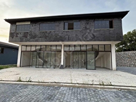 Galericiler Sitesinde 300 m² Açık Alanlı Kiralık İkiz Dükkan